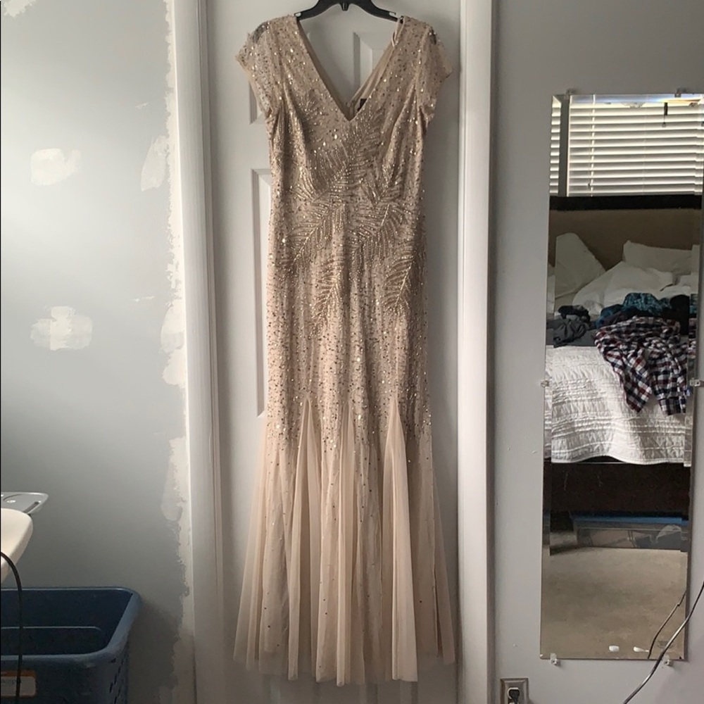 Stunning Adrianna Papell champagne dress size 8 - Picture 2 of 6